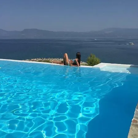 Ariadni Villa