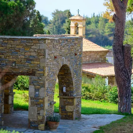 Ariadni Villa *